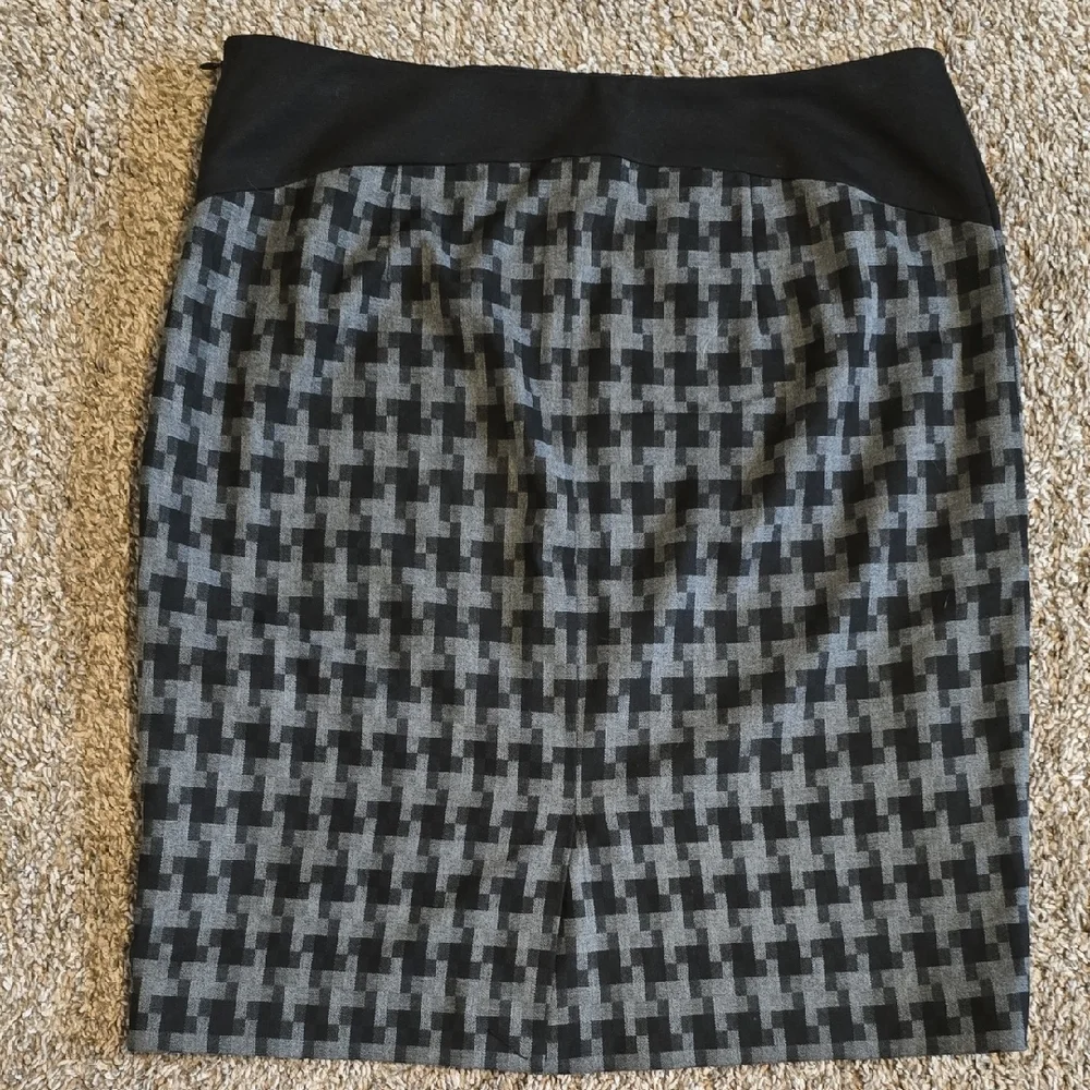 The Limited Black and Gray A-Line Skirt - Picture 7 of 9